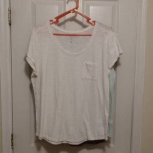 3 gap t shirts